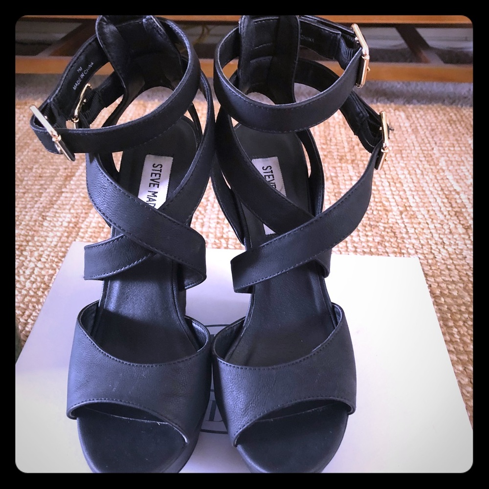 Steve Madden black wedge heel